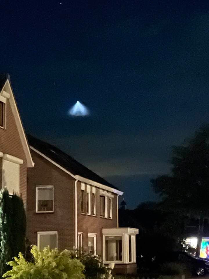 Vreemd lichtverschijnsel boven Kampen waargenomen. Nee, het was geen UFO