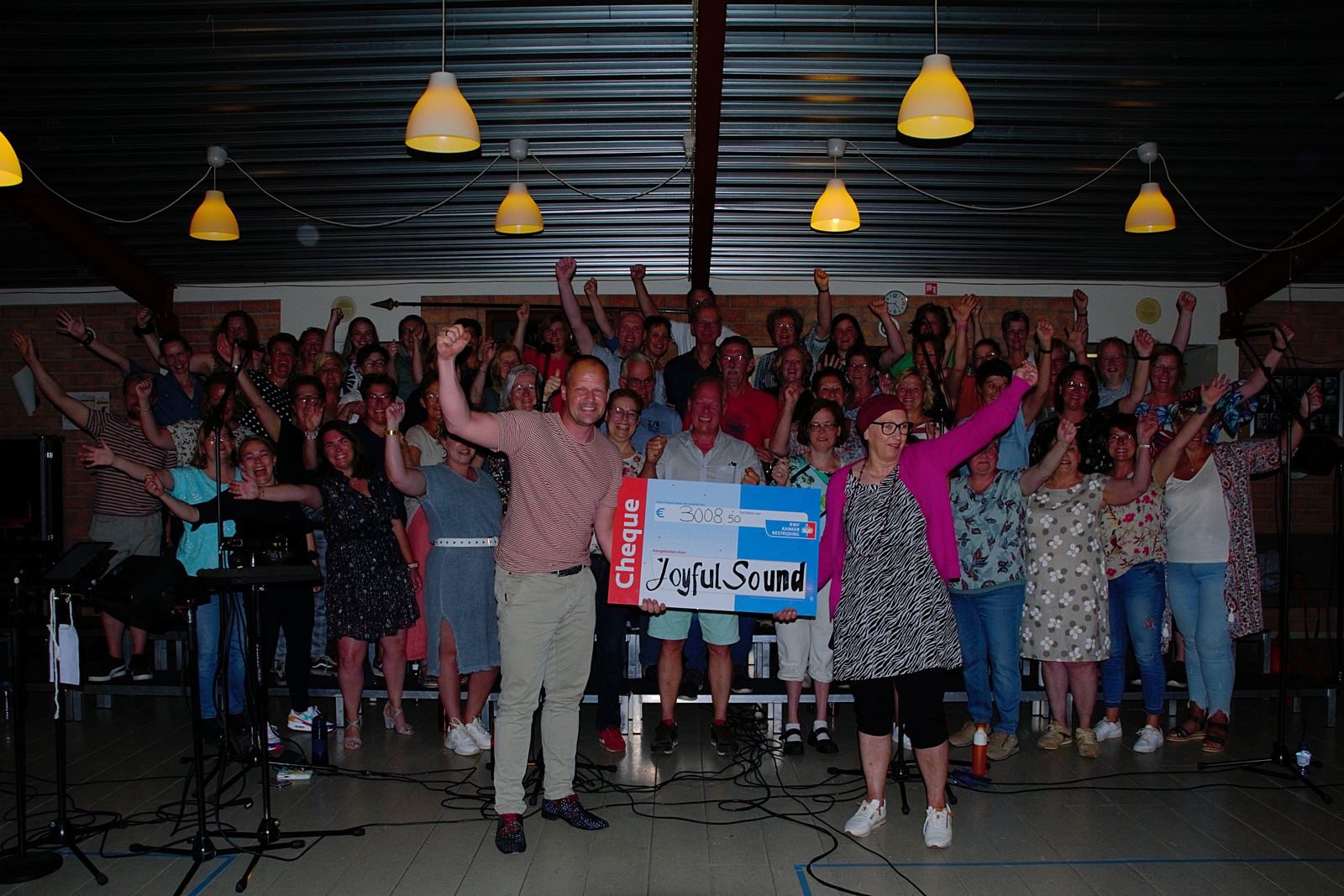 Joyful Sound zingt ruim € 3000,- bij elkaar voor KWF Kankerbestrijding