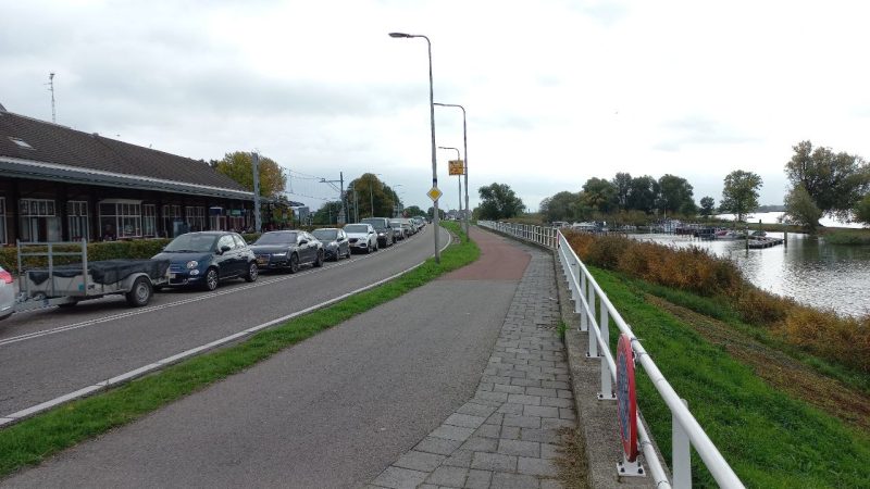 Grote verkeersdrukte en hinder in en rond Kampen door afsluiting Molenbrug