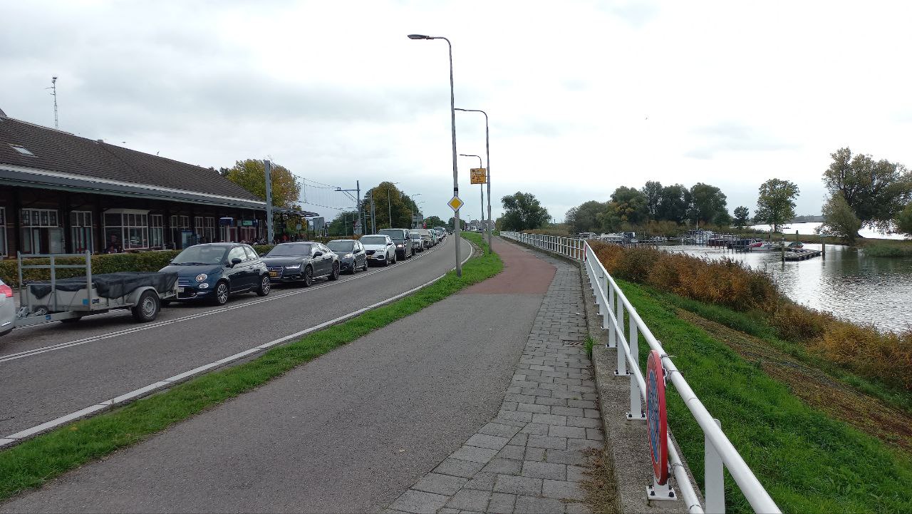 Grote verkeersdrukte en hinder in en rond Kampen door afsluiting Molenbrug
