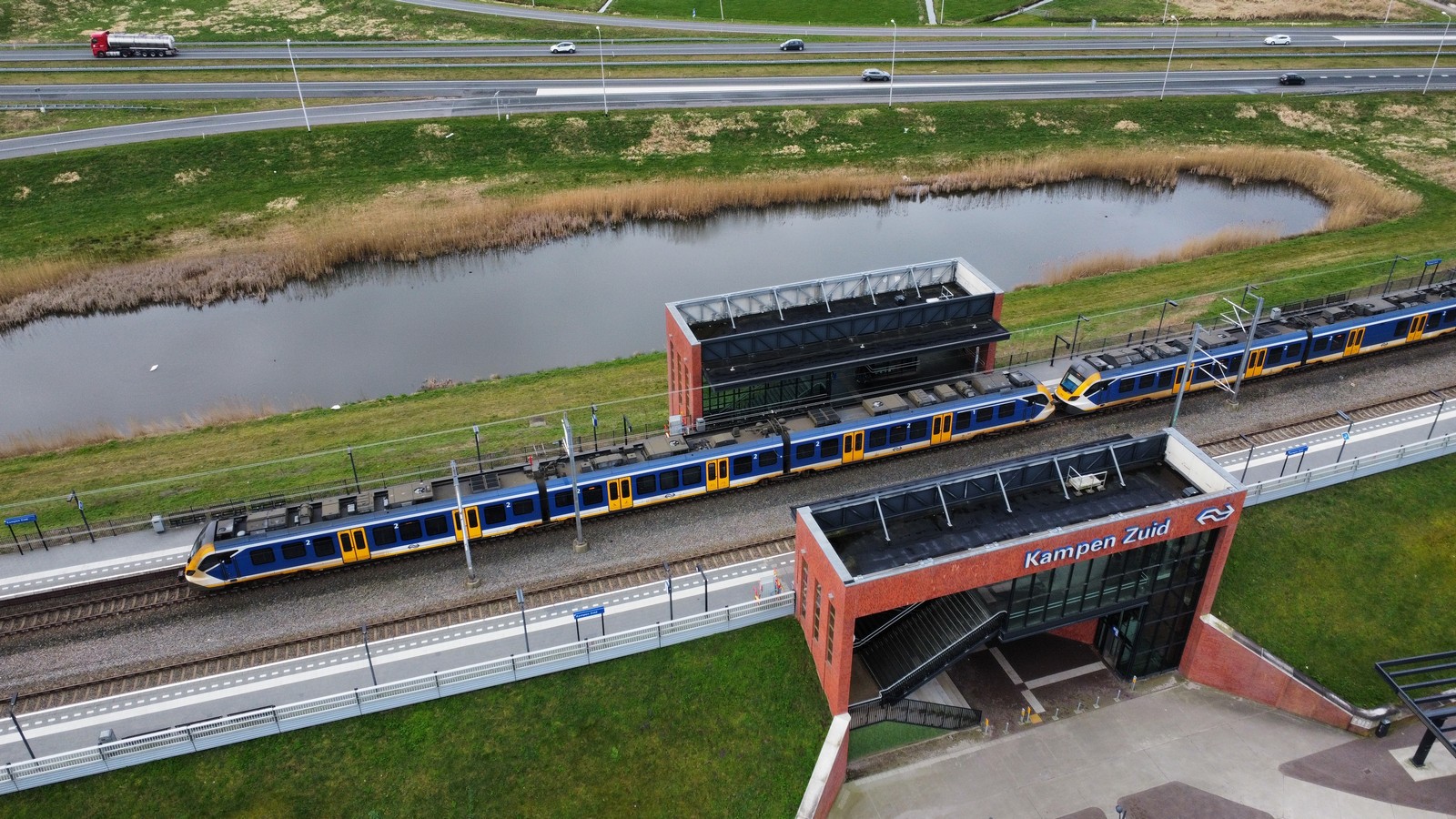 Blikseminslag verstoort treinverkeer tussen station Kampen Zuid en Zwolle