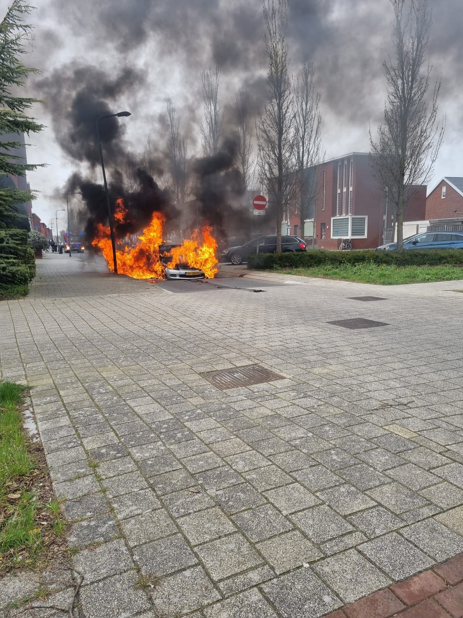 Autobrand in Hanzewijk