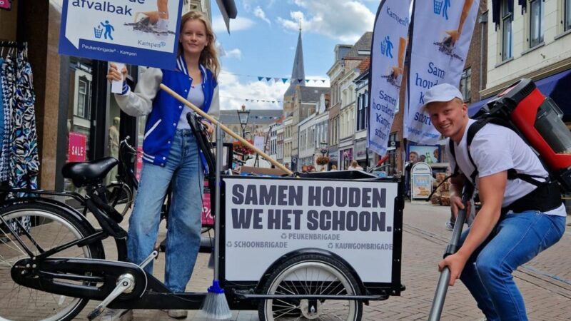 Gemeente Kampen zet Peukenbrigade in om peuken te weren uit Kamper binnenstad