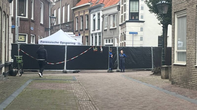 Politie zoekt getuigen in zaak overleden man in woning aan de Buiten Nieuwstraat Kampen