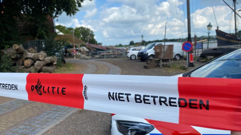 Overleden persoon aangetroffen in het water bij de Koggewerf in Kampen