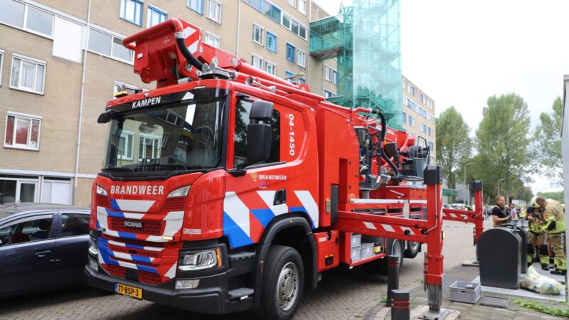 Brandweer blust brand in meterkast aan de Wortmanstraat