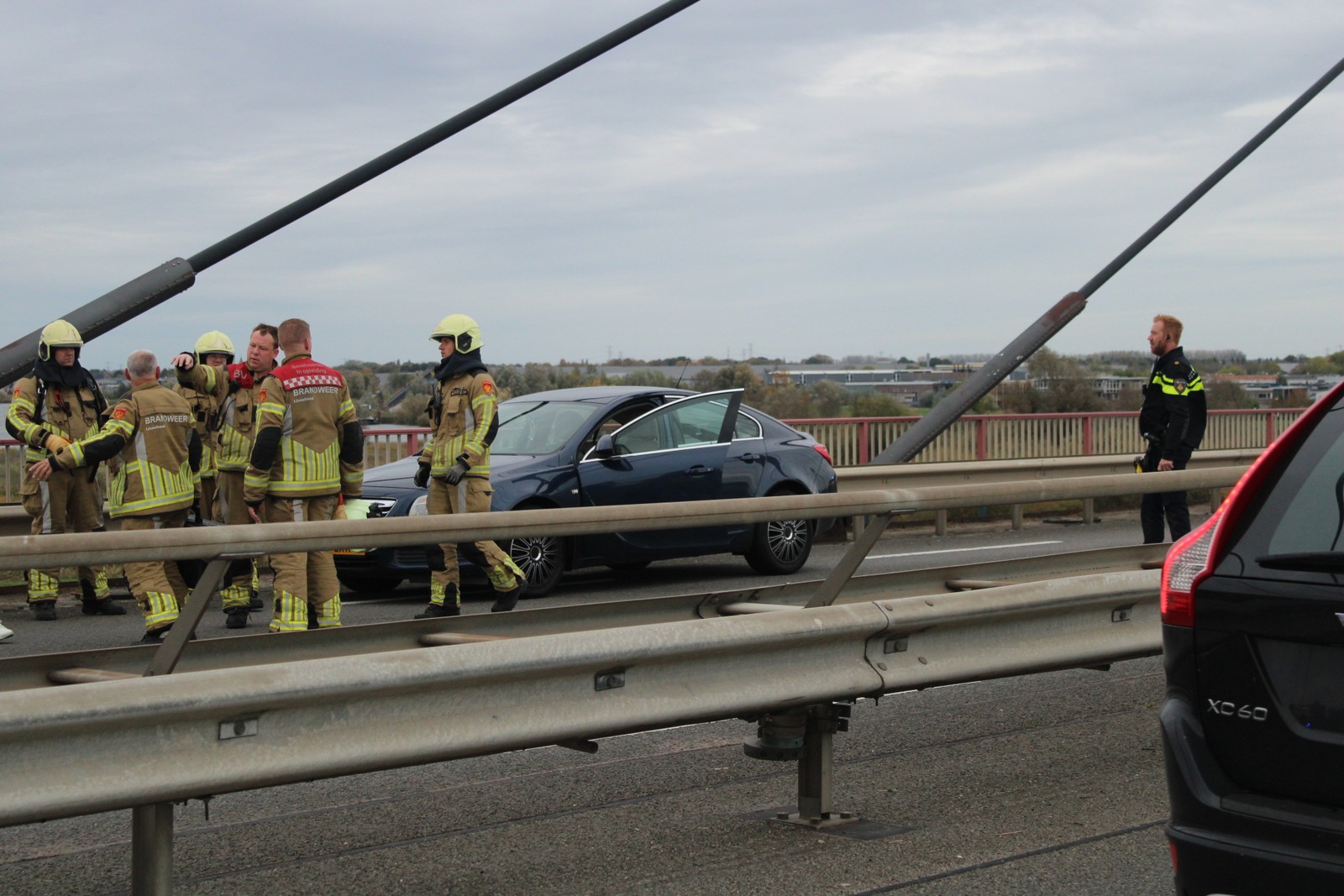 Molenbrug en Mr. J.L.M. Niersallee tijdelijk afgesloten door incident