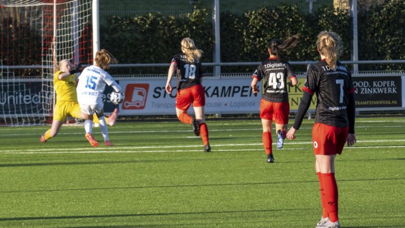 PEC Zwolle dames overtuigend langs Excelsior in IJsselmuiden