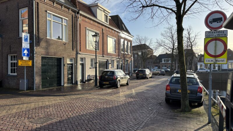 Zaterdagmarkt op nieuwe plek veroorzaakt verkeersoverlast