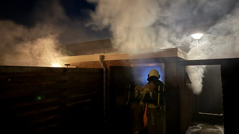 Brand in schuur snel onder controle in Kampen