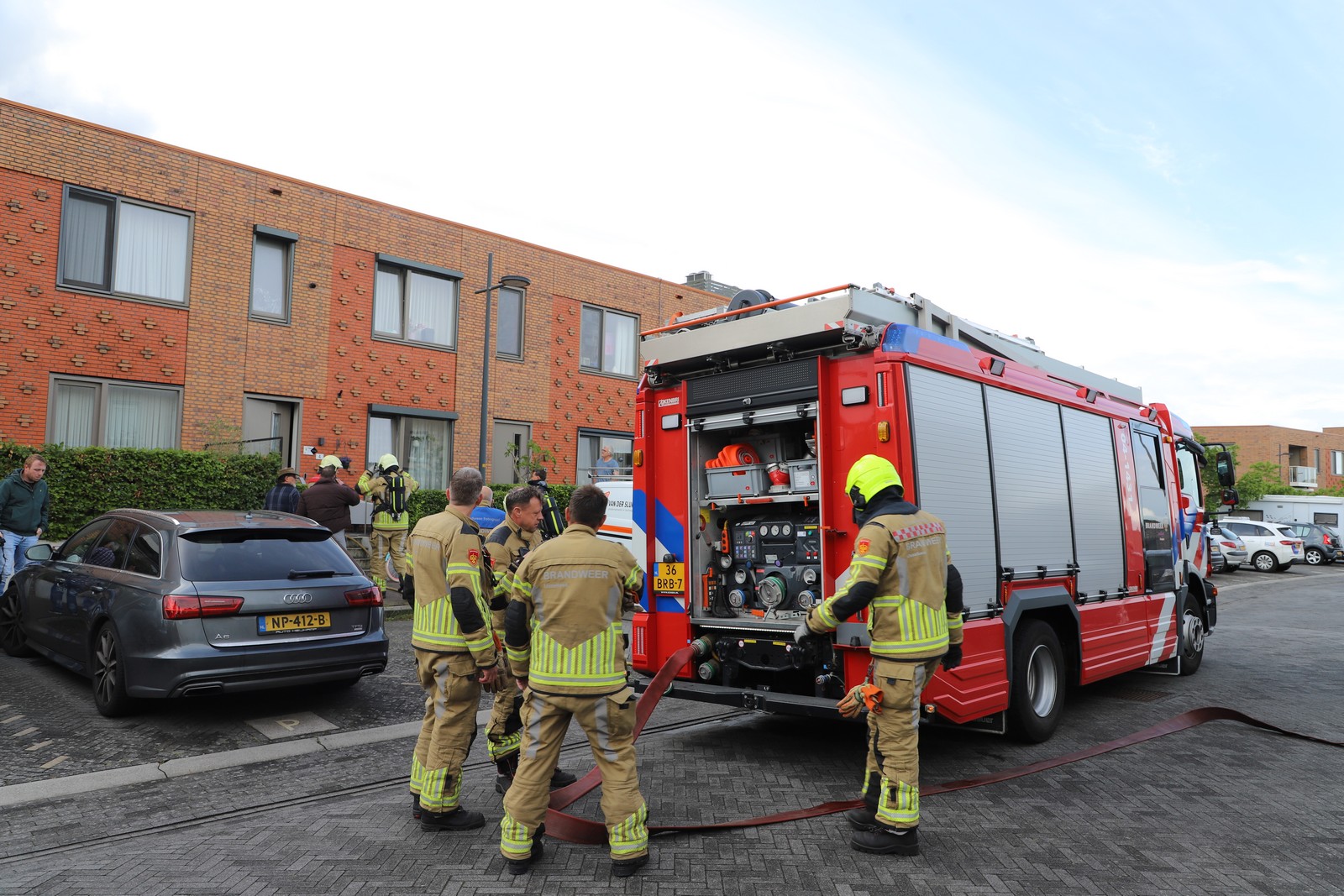 Brandweer rukt uit voor woningbrand aan Colijnlaan in Kampen