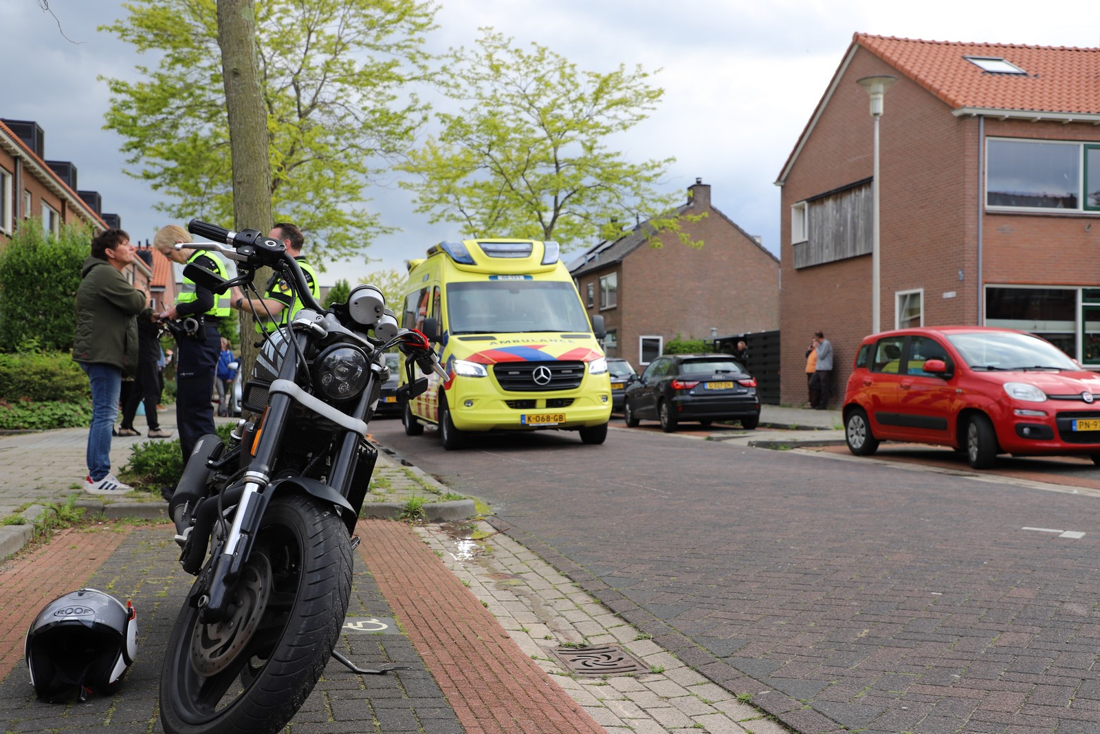 Voetganger gewond na botsing met motor aan Kievitstraat in Kampen
