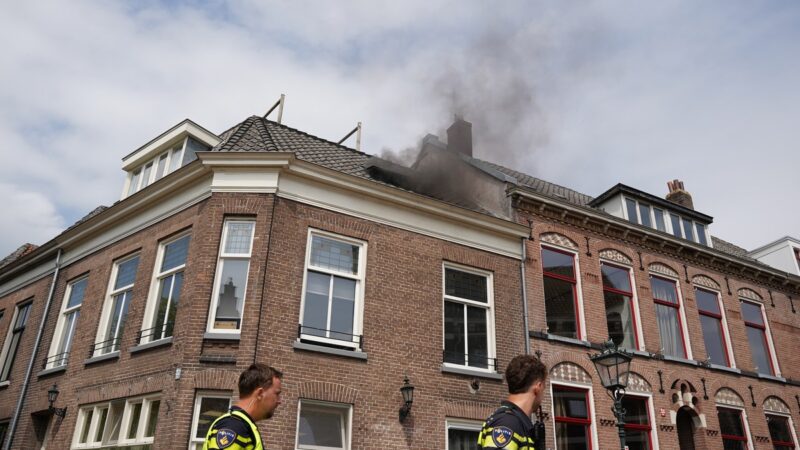 Brandweer rukt uit voor brand Kamper Binnenstad