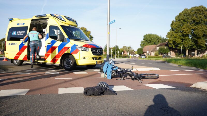 Fietser gewond bij aanrijding Grafhorsterweg