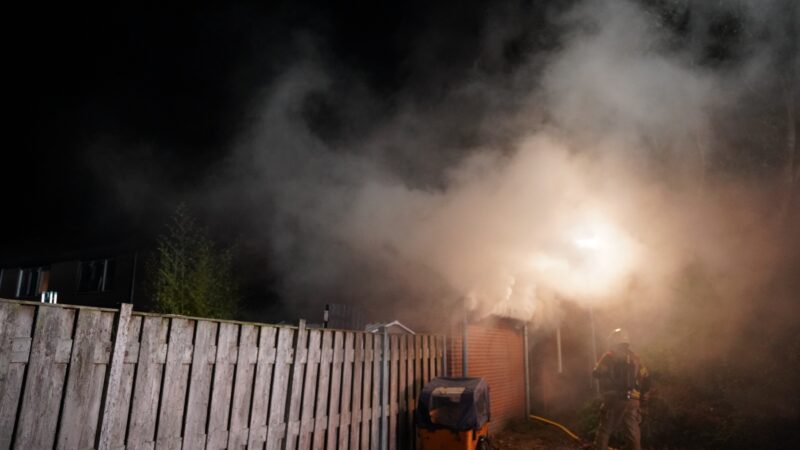 Brandweer rukt uit voor forse schuurbrand aan de Kattendoorn