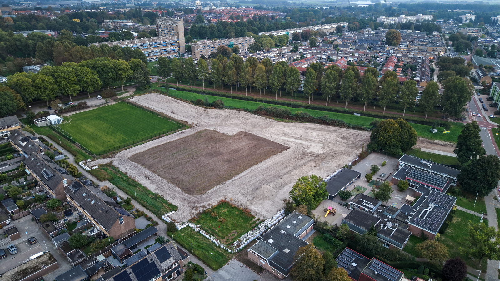 Schop in de grond voor woonhof met 68 woningen in Kampen